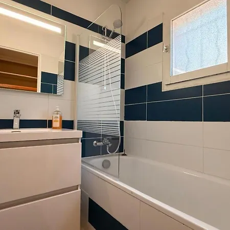 Apartment F1 Climatise Avec Piscine *