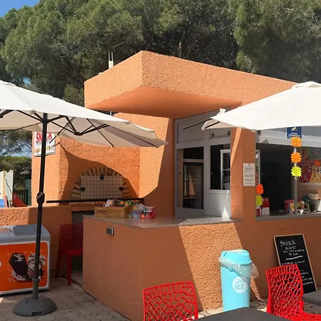 F1 Climatise Avec Piscine Apartment